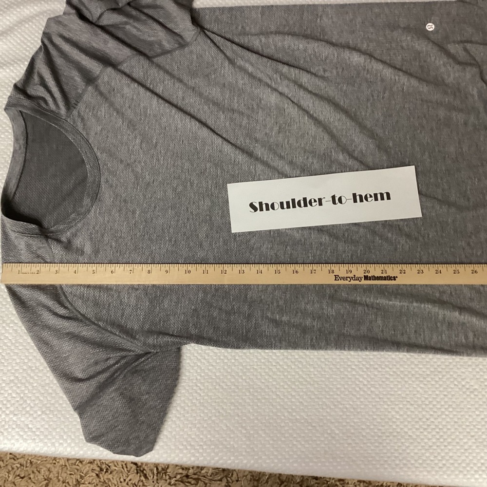 Lululemon Gray Lightweight Shirt Athletic Workout Run‎ Exercise Travel  M… - Picture 10 of 13